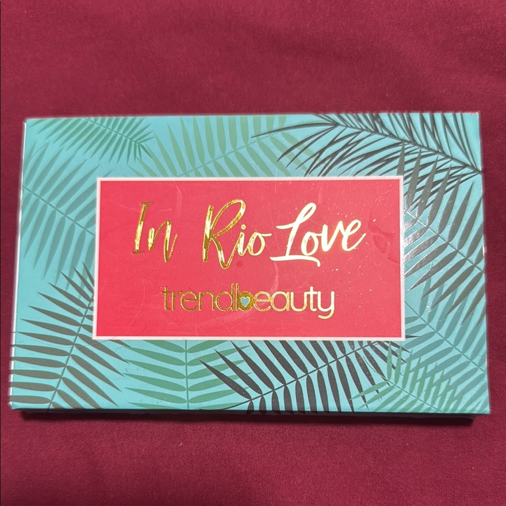 In Rio Love Eyeshadow Palette - Vibrant Colors